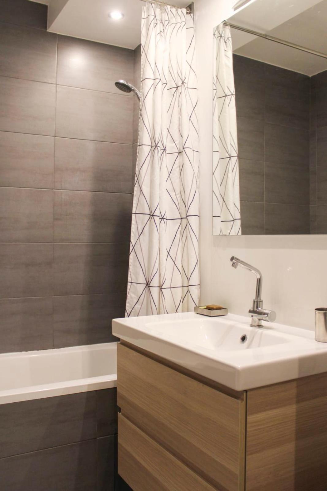 Charming T2 With Balcony Near The Bastille *